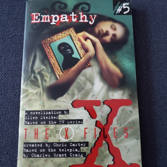 👽 X-Files Young Adult Books 👽 - Picture 12 of 13